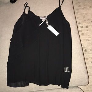 NWT Chelsea28 Flowy Top